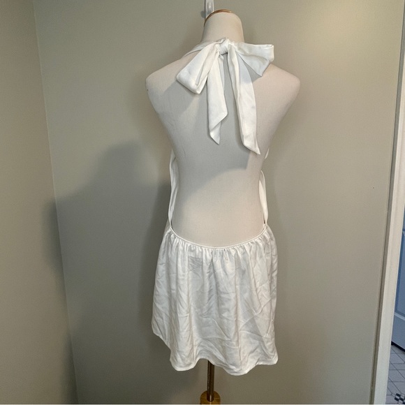 Vici Collection Satin Crossover Halter Neck Top in White XL - Picture 5 of 7